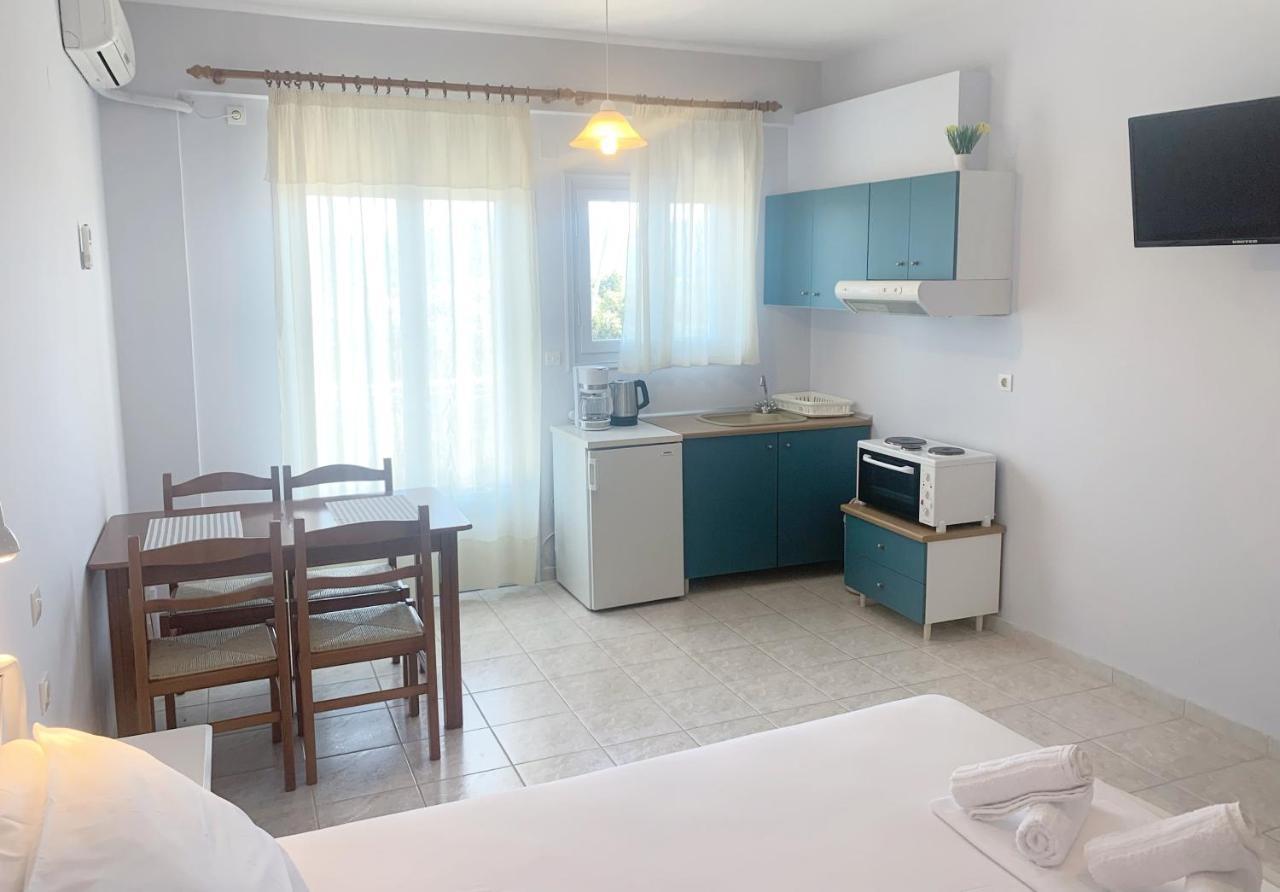 Ilias Apartments Finikounta Dış mekan fotoğraf