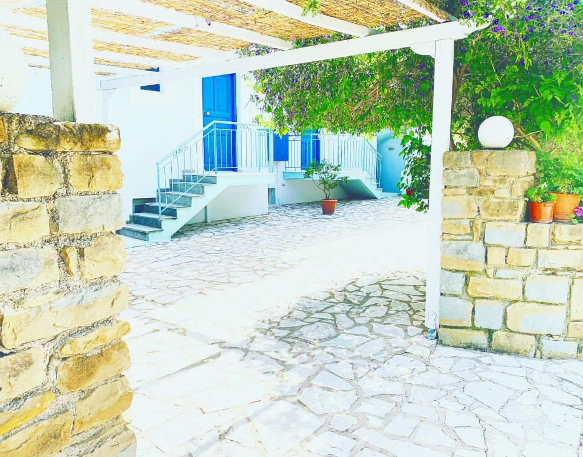 Ilias Apartments Finikounta Dış mekan fotoğraf