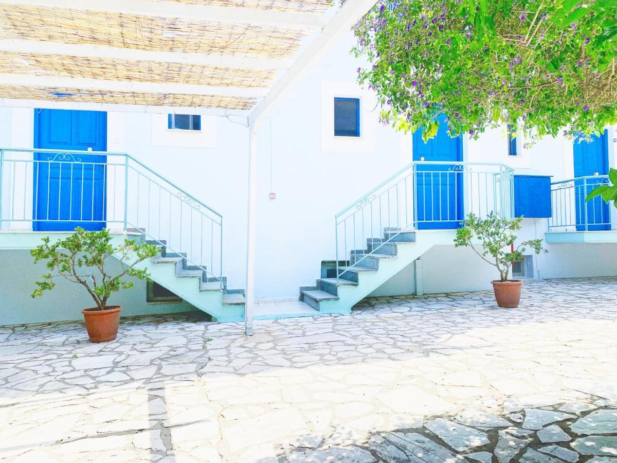 Ilias Apartments Finikounta Dış mekan fotoğraf