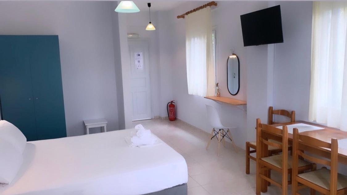 Ilias Apartments Finikounta Dış mekan fotoğraf