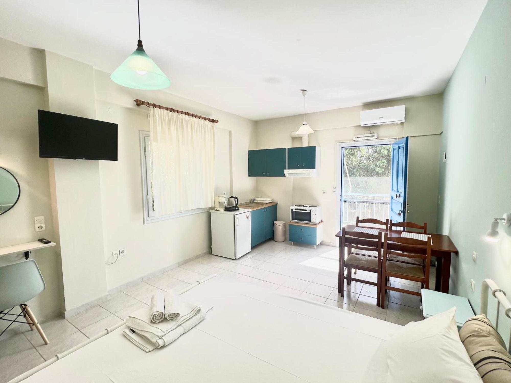 Ilias Apartments Finikounta Dış mekan fotoğraf
